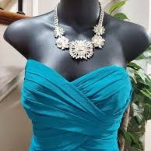 David's Bridal Turquoise Strapless Gown .Pic same style.  diff color - Picture 2 of 14